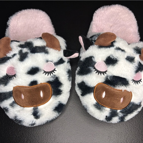 wonder nation Shoes - Wonder Nation Cow Print Kids Slippers - Black, White, Pink
